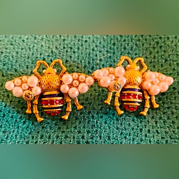 COPY - Gorgeous Authentic Antiqued Gucci Bamboo Pearl rhinestone Bee stu… - Picture 1 of 5